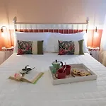 Vaccaj Cultura Musica E Mare A By Yohome Apartment *